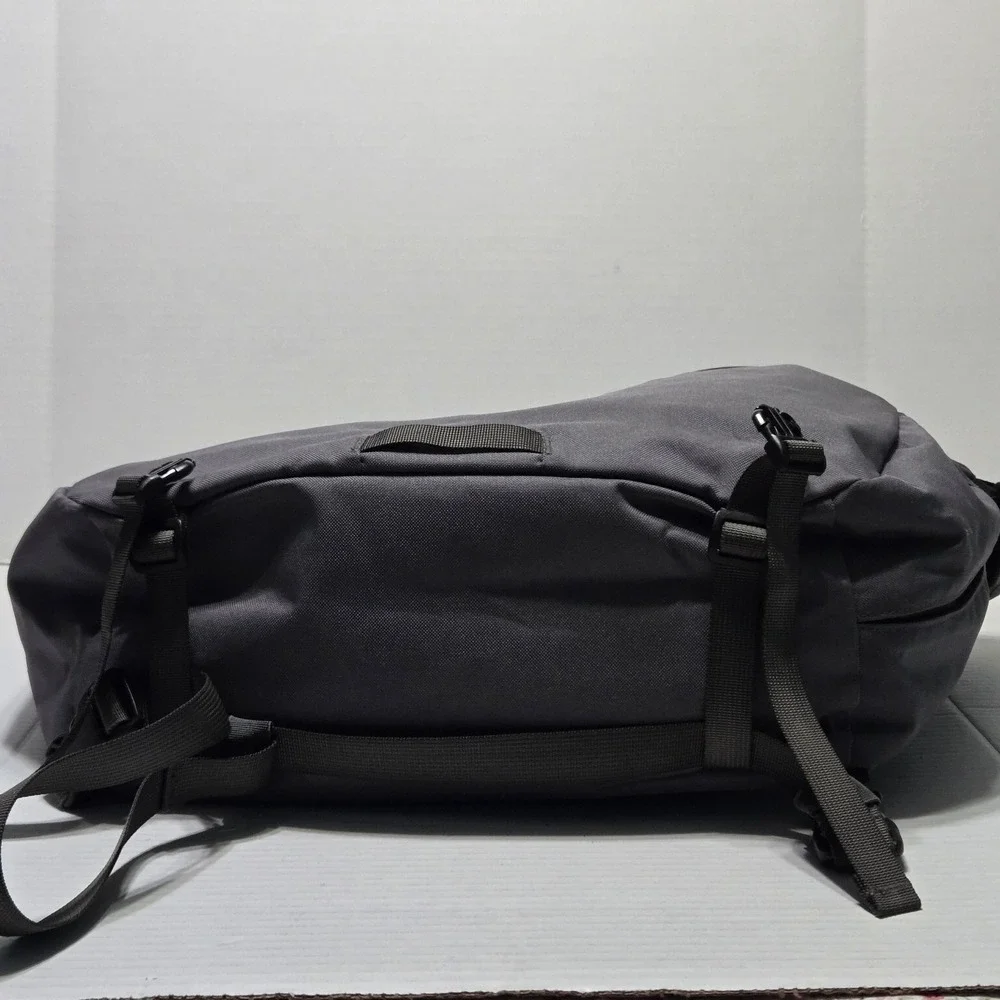 Patagonia Half Mass Messenger Bag Gray Orange Laptop Commuter Shoulder Bag 20L